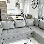 Daire Brand New 2 Bed, 1 Bath