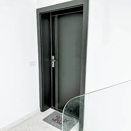 2 Bed, 1 Bath Apartman *
