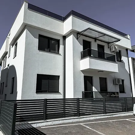 Brand New 2 Bed, 1 Bath Apartamento Zadar