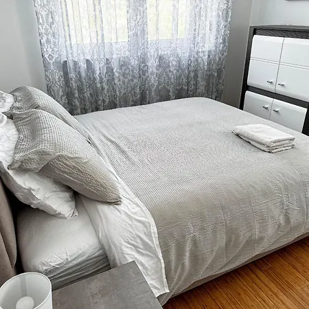 2 Bed, 1 Bath Apartman