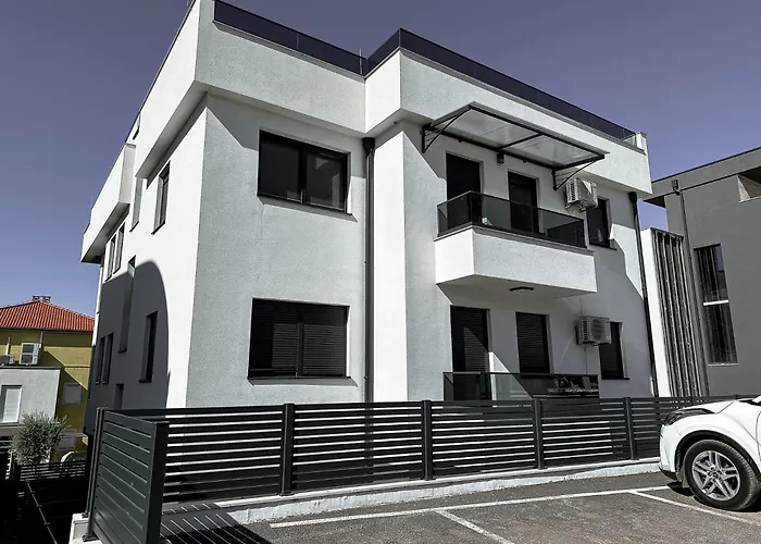 Brand New 2 Bed, 1 Bath Apartamento Zadar