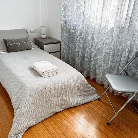Apartment 2 Bed, 1 Bath *