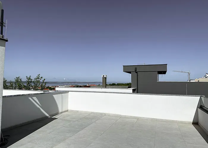 Brand New 2 Bed, 1 Bath