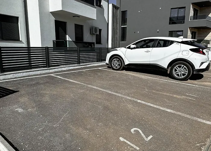 شقة Brand New 2 Bed, 1 Bath *